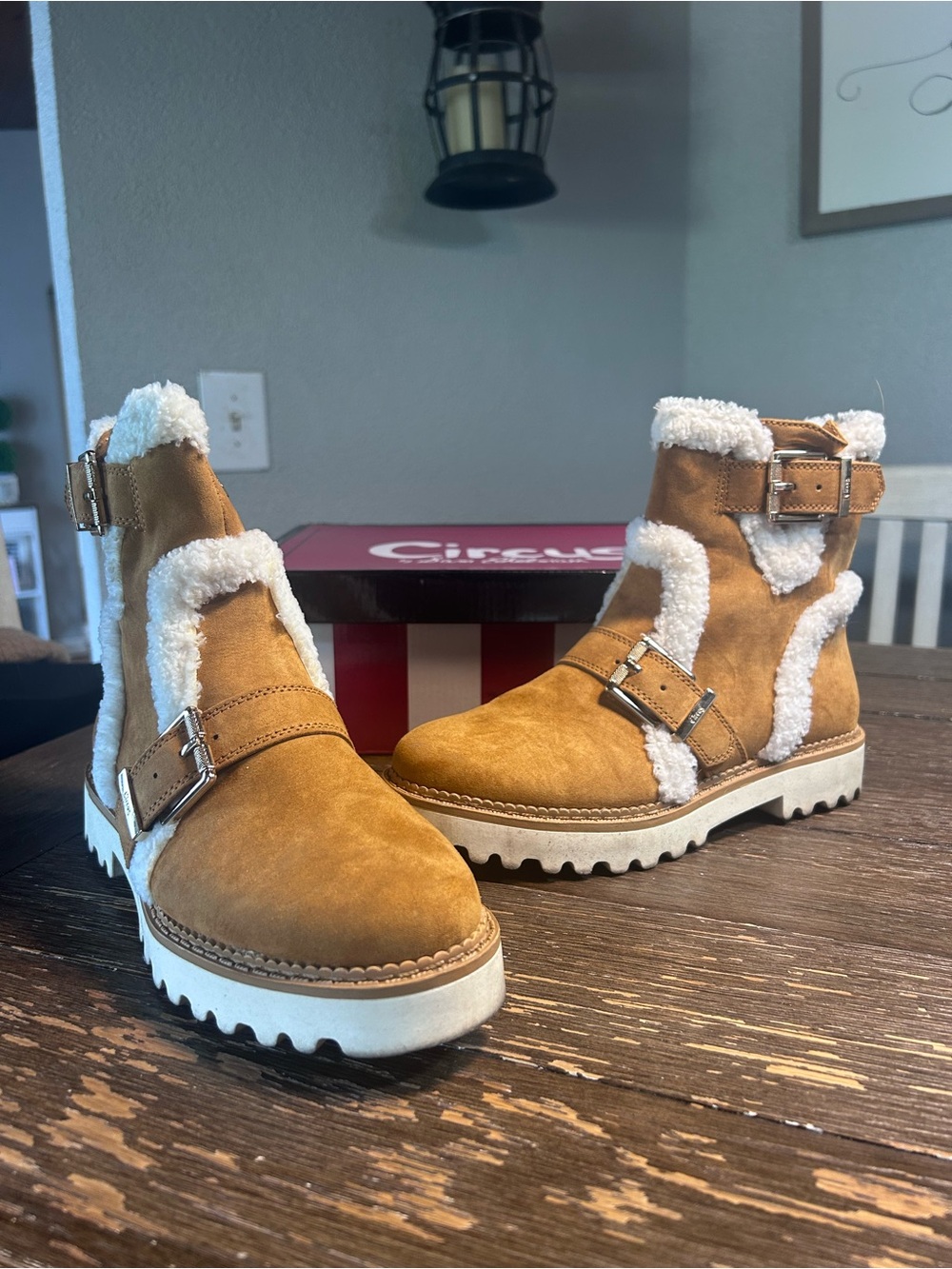 Like new! Circus by Sam Edelman Daya butterscotch boots size 7